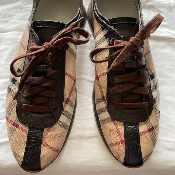 Burberry London Women’s Sneakers - Picture 4 of 12